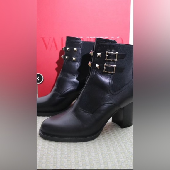 Rockstud leather ankle boots Valentino Garavani Black size  Valentino Garavani Black studded heeled ankle boots